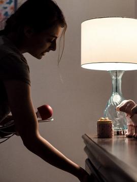 Emma Takes Control фото